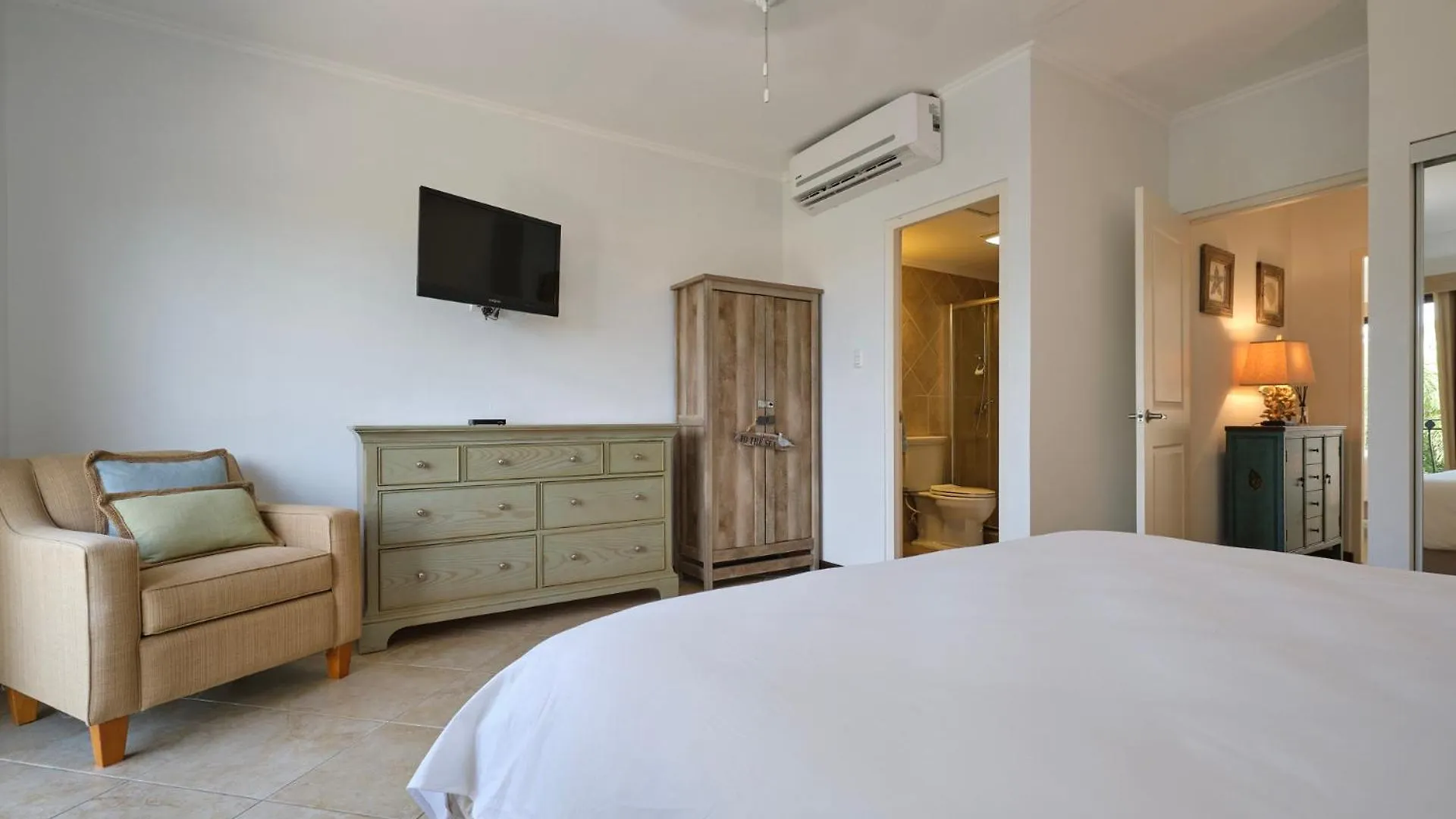 3 Minutes From Best Beaches In Aruba! Luxury Tropical Townhouse At Gold Coast Aruba Villa Palm Beach Aruba