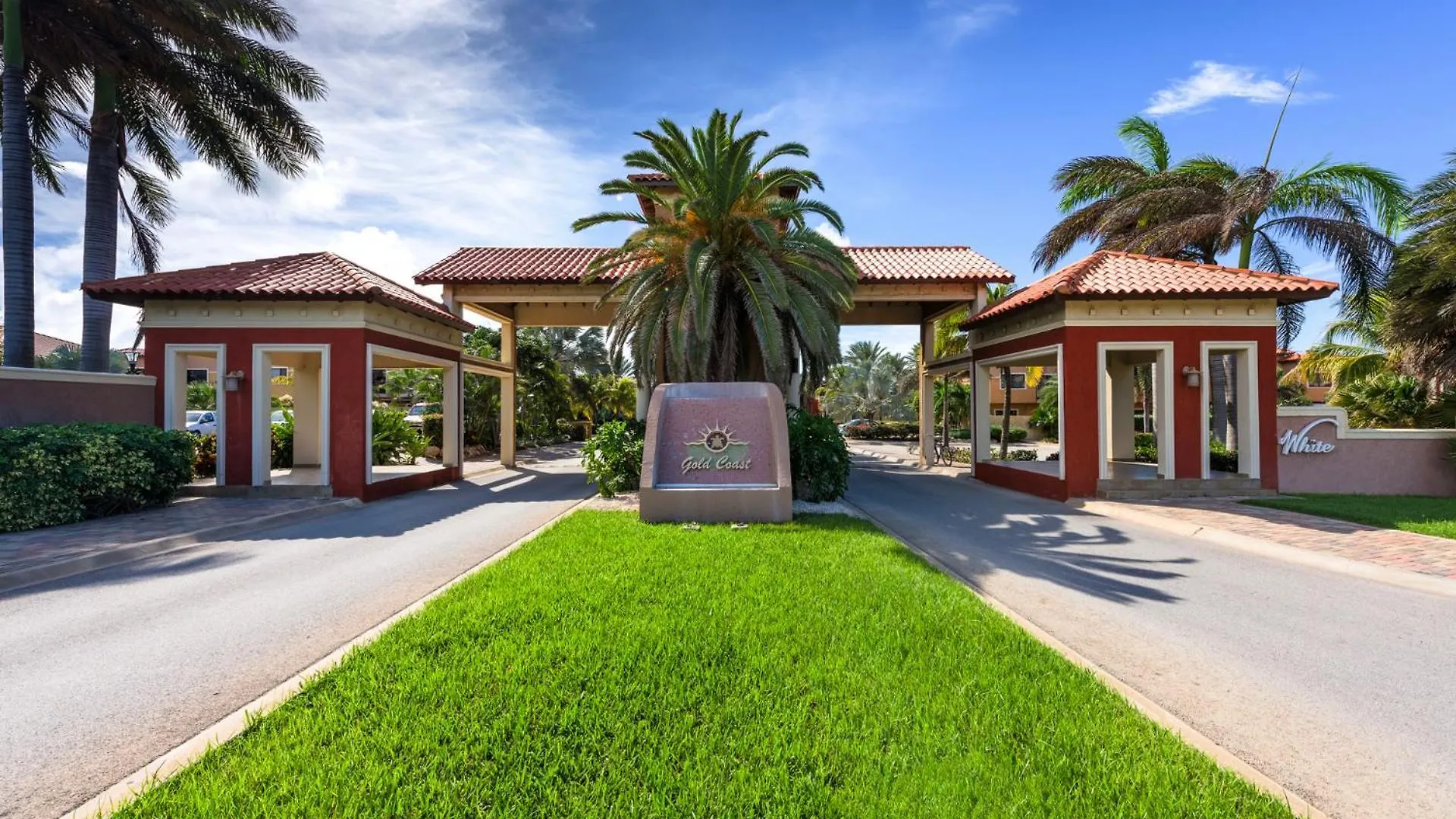 3 Minutes From Best Beaches In Aruba! Luxury Tropical Townhouse At Gold Coast Aruba Villa Palm Beach