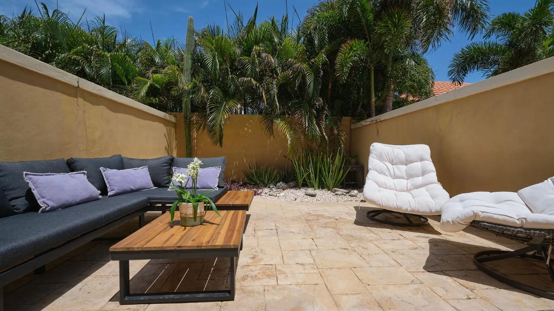 3 Minutes From Best Beaches In Aruba! Luxury Tropical Townhouse At Gold Coast Aruba Villa Palm Beach