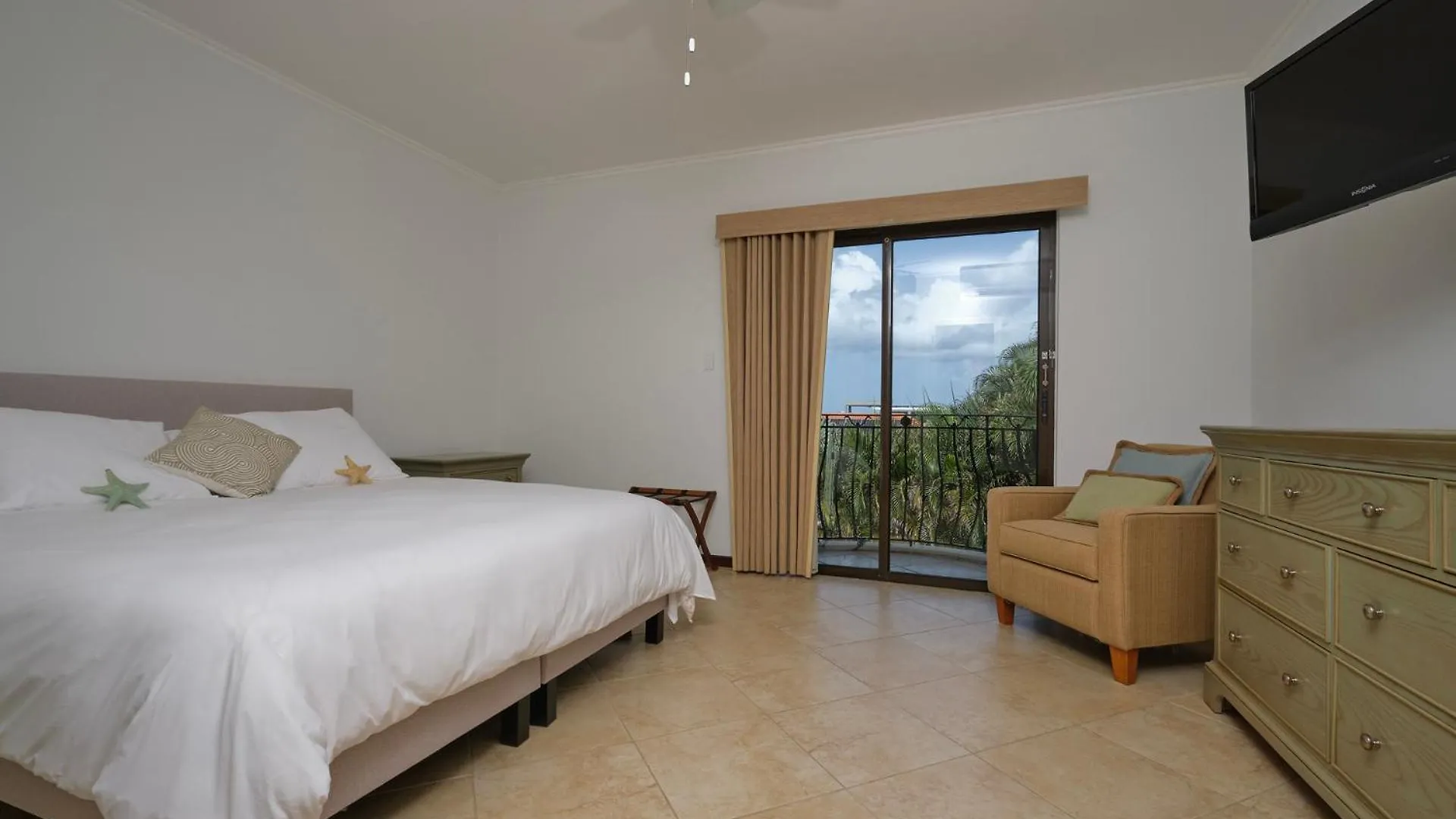 Vila 3 Minutes From Best Beaches In Aruba! Luxury Tropical Townhouse At Gold Coast Aruba Palm Beach Aruba
